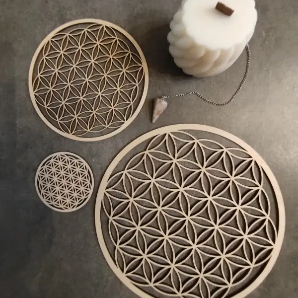 Fleurs de vie artisanale en bois Meli Medium